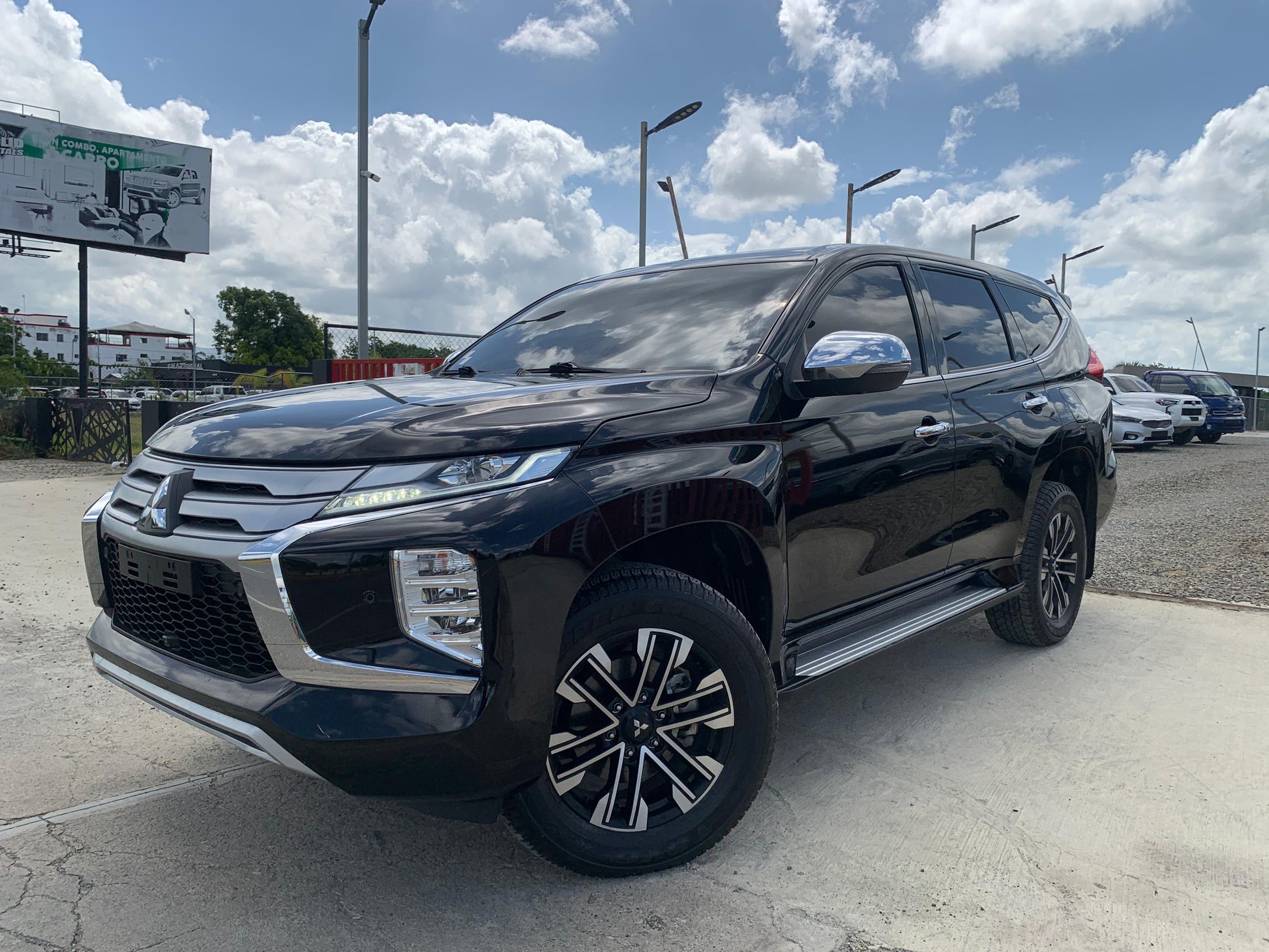 Mitsubishi Montero 2024