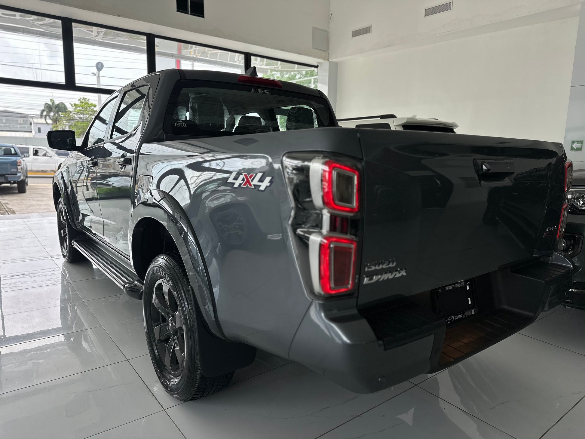 ISUZU DMAX V-CROSS 2025