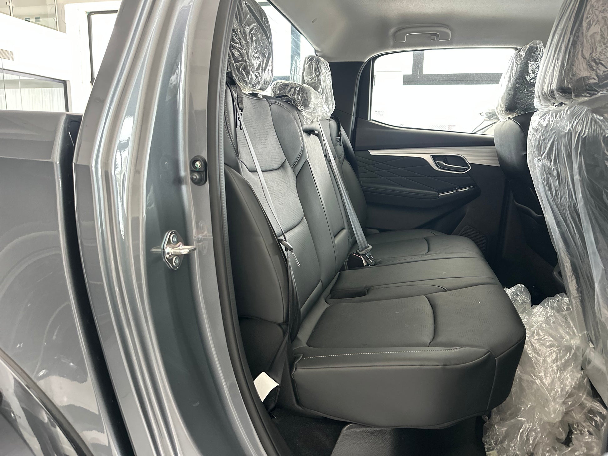 ISUZU DMAX V-CROSS 2025